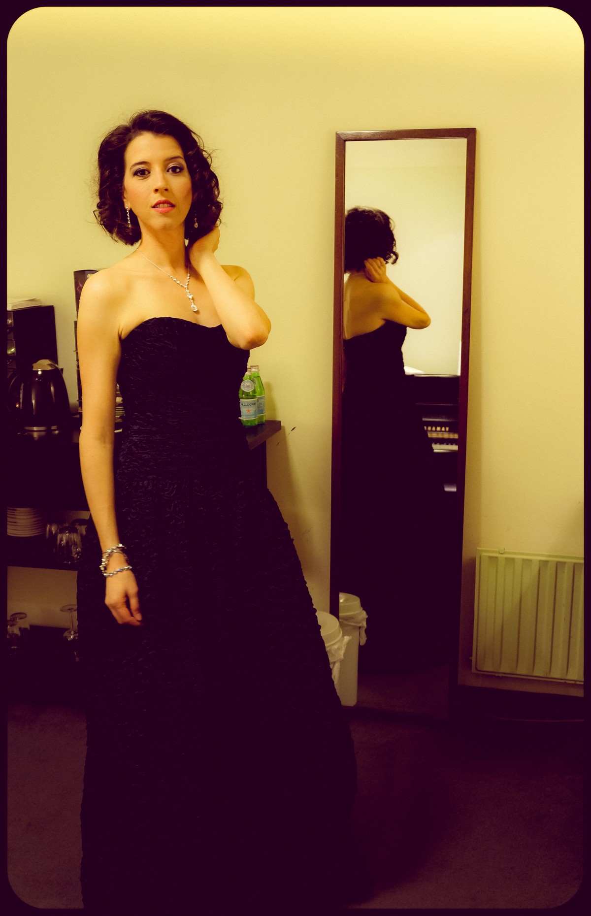 soprano backstage singer vocal opera Lisette Oropesa Amsterdam mirror reflection fashion