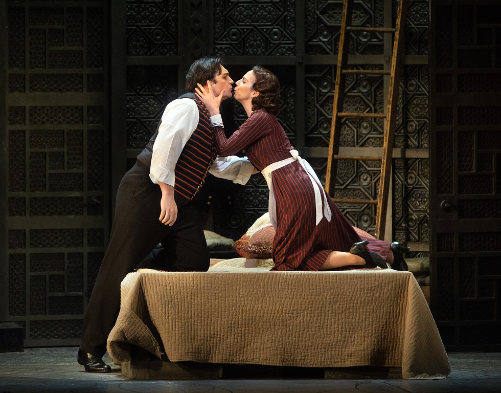 figaro opera performance Mozart Met opera Metropolitan NYC Meister production stage kiss couple